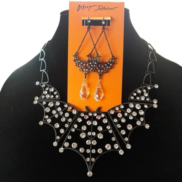 BETSEY JOHNSON SET Halloween Black Bat Crystal-Studded Necklace & Earrings NWT - Picture 6 of 7